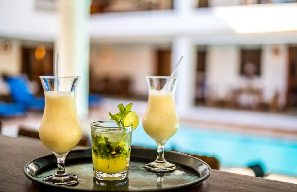 Villa Imperial - La Barranca 47 - Drinks By Pool